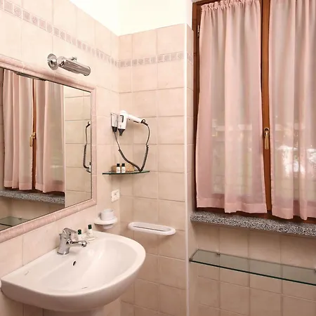 Hotel La Pertica 3*